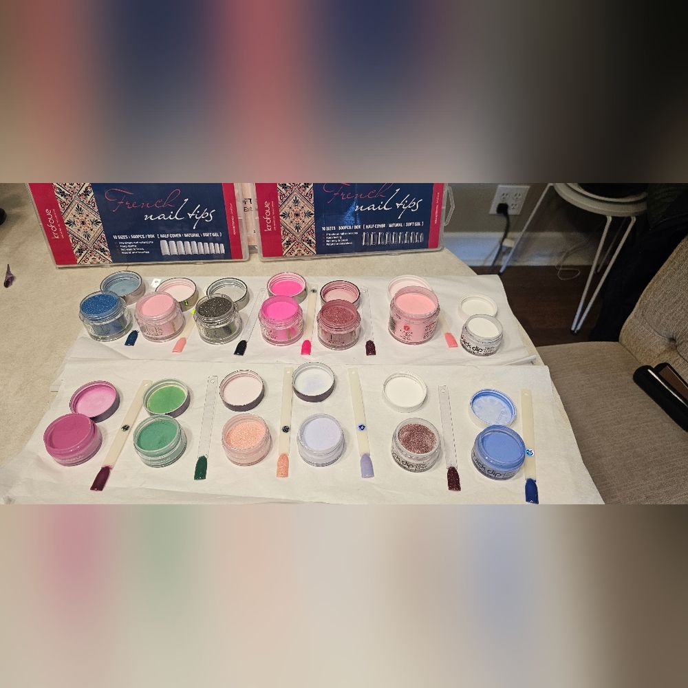French Nail Tips Set with Assorted Dipping Powders - Picture 3 of 11